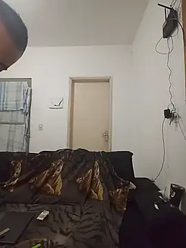 Edneishenrique online show from 06-16-26, 06:49