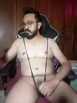 Snapshot of freakkydessi chatting on 06-24-26, 08:30 freakkydessi online show from 06-24-26, 08:30