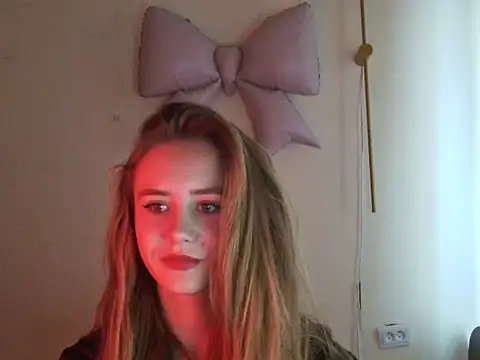 MyLittle Flame  online show from 07-03-26, 12:11