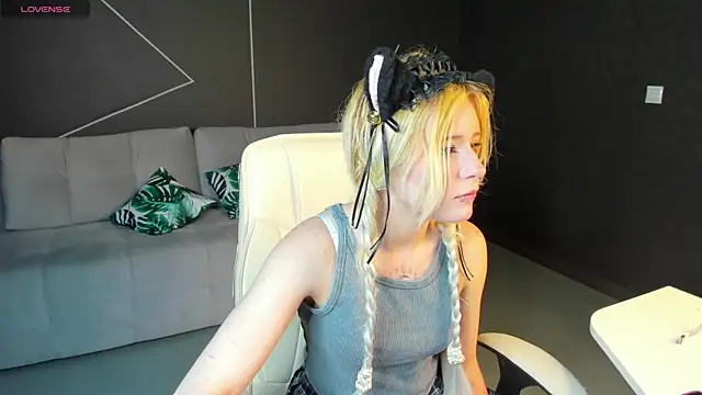 Snapshot of kikipeach chatting on 06-28-26, 12:22 kikipeach online show from 06-28-26, 12:22