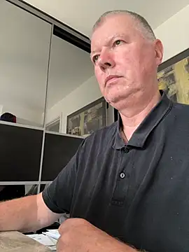 Snapshot of cumboy chatting on 10-02-25, 02:24 cumboy online show from 10-02-25, 02:24