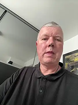 Snapshot of cumboy chatting on 06-05-26, 04:24 cumboy online show from 06-05-26, 04:24