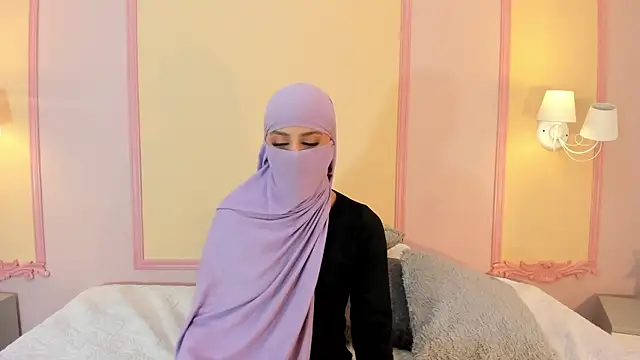 Snapshot of daniah__ chatting on 06-18-26, 12:31 daniah online show from 06-18-26, 12:31