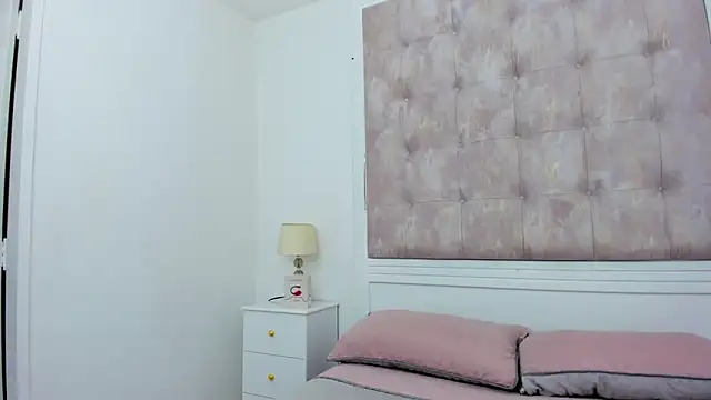 AbbyMilers online show from 06-18-26, 01:59