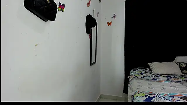 naomi west xxx online show from 07-10-26, 04:17