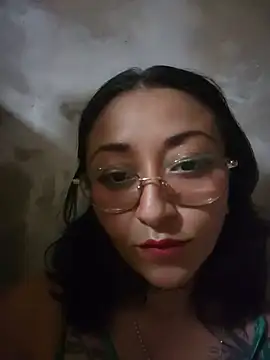 Snapshot of sweetshubbymami chatting on 06-19-26, 12:37 sweetshubbymami online show from 06-19-26, 12:37