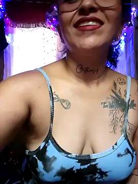 Snapshot of sweetshubbymami chatting on 06-20-26, 11:29 sweetshubbymami online show from 06-20-26, 11:29