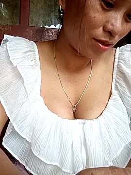 Snapshot of chychy113 chatting on 06-22-26, 08:33 chychy113 online show from 06-22-26, 08:33