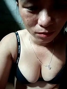 Snapshot of chychy113 chatting on 06-27-26, 04:34 chychy113 online show from 06-27-26, 04:34