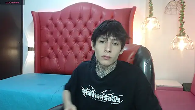 Snapshot of Cry_thereal chatting on 06-28-26, 08:48 Cry thereal online show from 06-28-26, 08:48