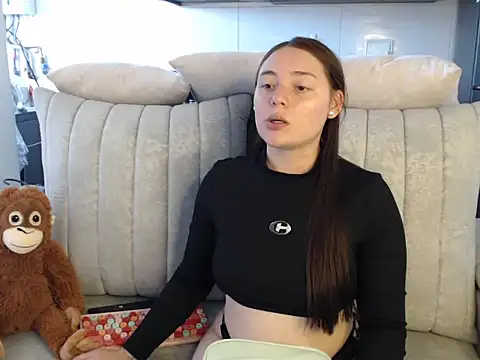 Snapshot of Madiison_Keller chatting on 06-23-26, 06:06 Madiison Keller online show from 06-23-26, 06:06