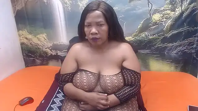 Snapshot of CURVYELEGANCExxx chatting on 07-15-26, 04:40 CURVYELEGANCExxx online show from 07-15-26, 04:40