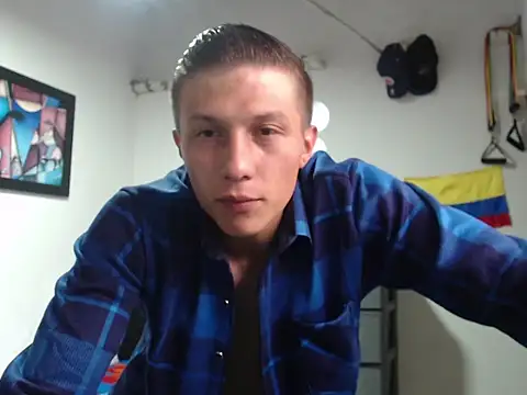 Snapshot of Stiiveen777 chatting on 07-11-26, 05:37 Stiiveen777 online show from 07-11-26, 05:37