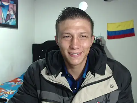 Snapshot of Stiiveen777 chatting on 07-12-26, 08:27 Stiiveen777 online show from 07-12-26, 08:27