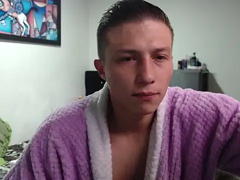 Snapshot of Stiiveen777 chatting on 08-08-26, 12:51 Stiiveen777 online show from 08-08-26, 12:51