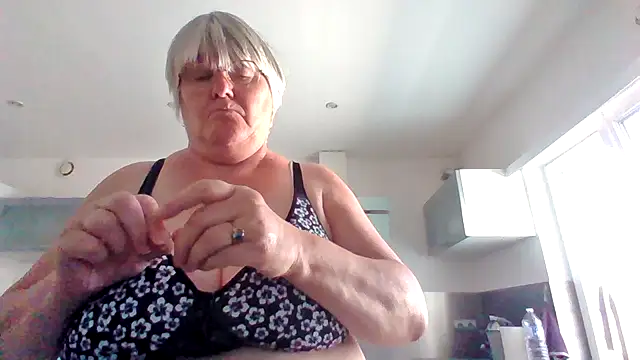 Snapshot of coquinesensuel chatting on 07-15-26, 12:10 coquinesensuel online show from 07-15-26, 12:10