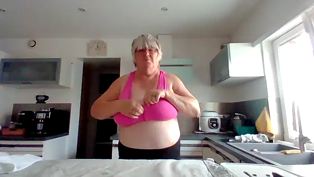 Snapshot of coquinesensuel chatting on 07-20-26, 10:50 coquinesensuel online show from 07-20-26, 10:50