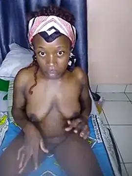 Snapshot of Streetliones chatting on 06-28-26, 05:13 Streetliones online show from 06-28-26, 05:13