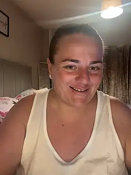 Snapshot of Bustygem_ chatting on 07-30-26, 10:31 Bustygem online show from 07-30-26, 10:31