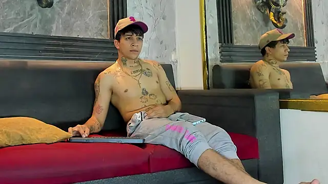 jayy18  online show from 07-22-26, 06:49