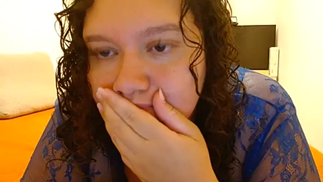Snapshot of HeidiSanabria chatting on 07-14-26, 12:02 HeidiSanabria online show from 07-14-26, 12:02