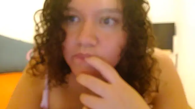 Snapshot of HeidiSanabria chatting on 07-20-26, 12:03 HeidiSanabria online show from 07-20-26, 12:03