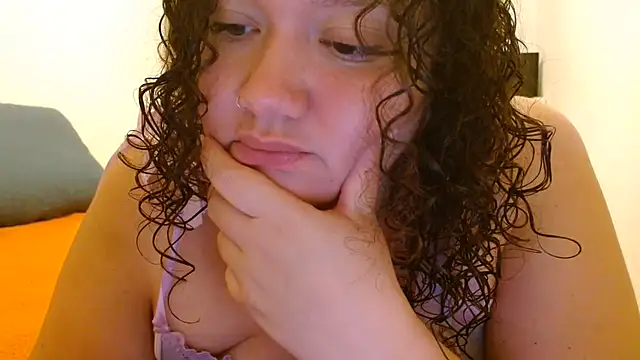 Snapshot of HeidiSanabria chatting on 07-20-26, 10:34 HeidiSanabria online show from 07-20-26, 10:34