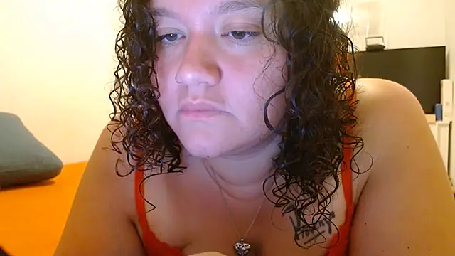 Snapshot of HeidiSanabria chatting on 07-22-26, 11:18 HeidiSanabria online show from 07-22-26, 11:18