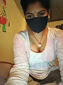 Snapshot of __Cutie_ chatting on 07-07-26, 04:44 Cutie online show from 07-07-26, 04:44