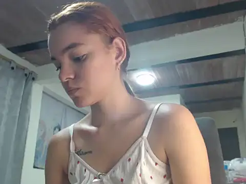 estrella-cutte online show from 08-02-26, 06:12