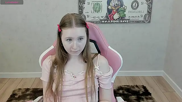 LiliTiny online show from 06-24-26, 02:21