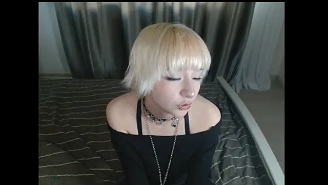 RoxyLien online show from 06-21-26, 04:20