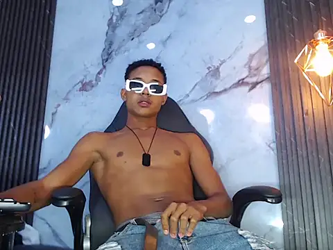 RafaelVander online show from 07-08-26, 03:11