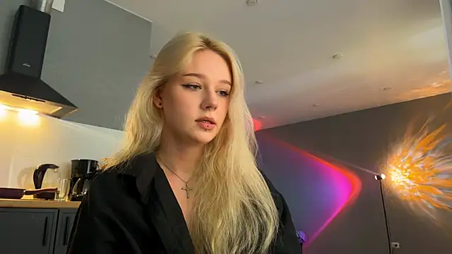 MichelleMargiela online show from 08-07-26, 10:28