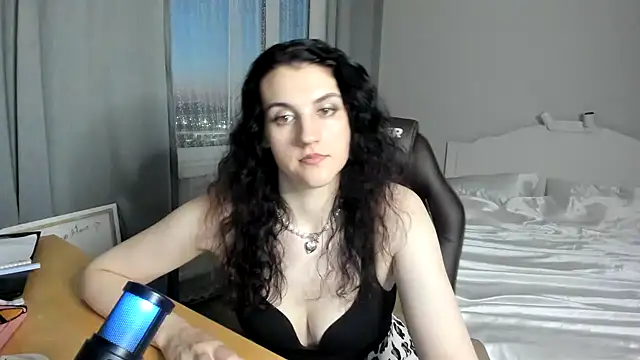 Snapshot of Avelinatt chatting on 07-13-26, 09:06 Avelinatt online show from 07-13-26, 09:06