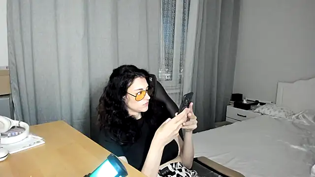 Snapshot of Avelinatt chatting on 07-24-26, 10:30 Avelinatt online show from 07-24-26, 10:30