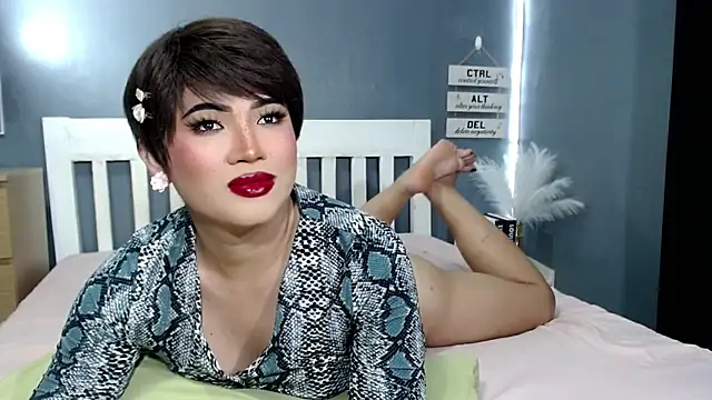 STUCK on YOU  online show from 11-17-25, 08:03