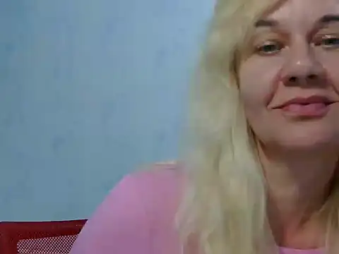 Snapshot of Ravelynni chatting on 06-27-26, 08:25 Ravelynni online show from 06-27-26, 08:25