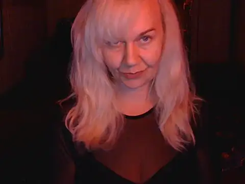 Snapshot of Ravelynni chatting on 07-26-26, 04:03 Ravelynni online show from 07-26-26, 04:03