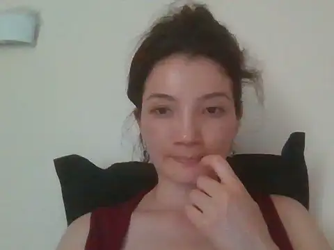 Snapshot of Calenyagi chatting on 06-26-26, 06:18 Calenyagi online show from 06-26-26, 06:18