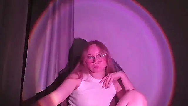 Vinelly online show from 06-26-26, 06:56