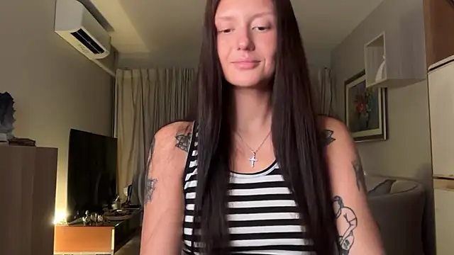 Snapshot of katiecatt chatting on 06-20-26, 04:32 katiecatt online show from 06-20-26, 04:32