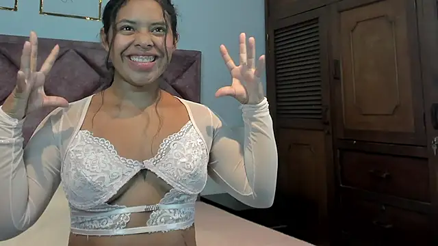 ANAMARIA GUZMAN18 online show from 07-29-26, 02:48
