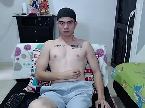 Snapshot of Zac_Efront chatting on 07-23-26, 04:16 Zac Efront online show from 07-23-26, 04:16