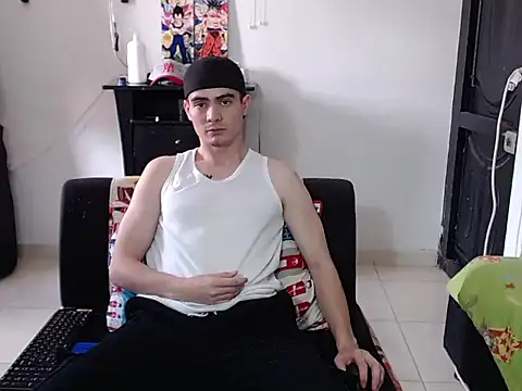 Snapshot of Zac_Efront chatting on 07-24-26, 06:28 Zac Efront online show from 07-24-26, 06:28