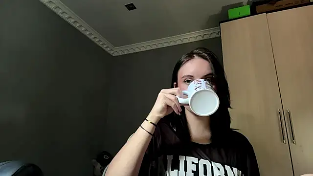 martinienjoyer online show from 07-10-26, 09:23