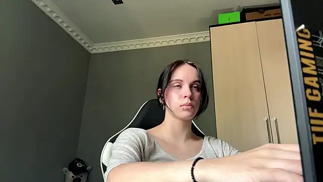 martinienjoyer online show from 07-18-26, 09:24