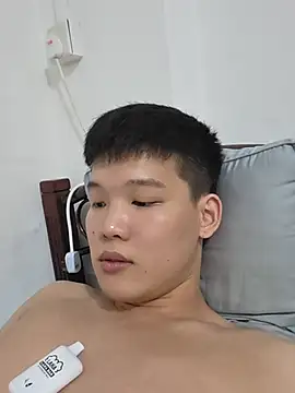 Snapshot of apexboy23 chatting on 06-23-26, 03:32 apexboy23 online show from 06-23-26, 03:32