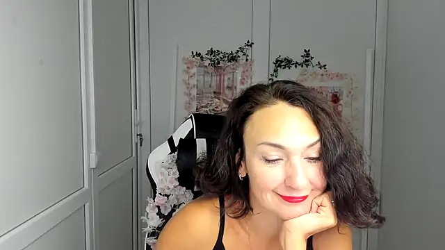 OliviaKateee online show from 08-07-26, 05:53