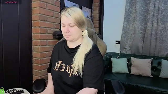 Ammy Soon online show from 06-26-26, 01:10